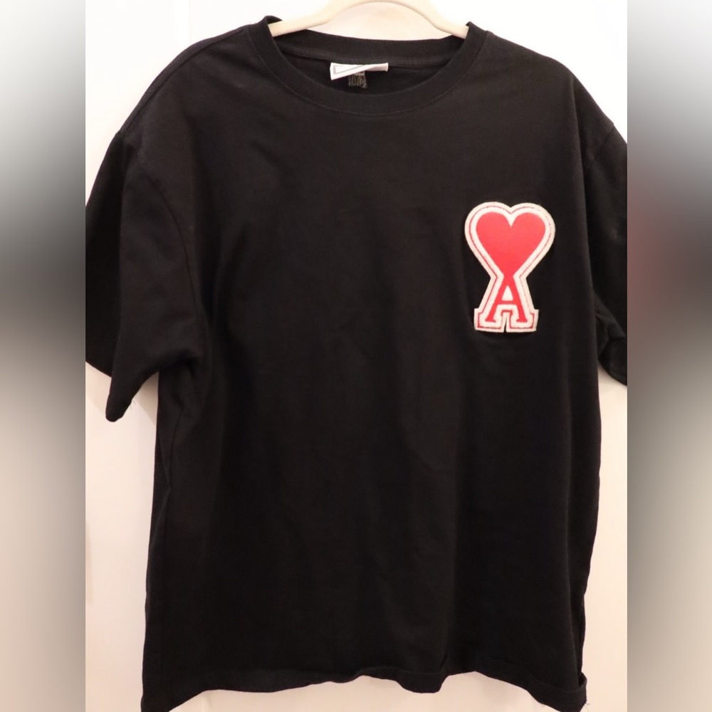Men’s Ami Black Tee with Red Heart Logo